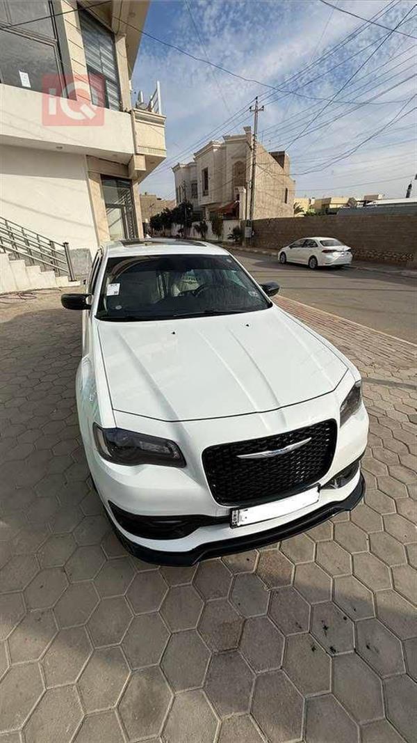 Chrysler 300 2017 for sale in Iraq - Ramadi